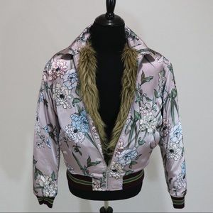 URBAN OUTFITTERS Men’s Floral Satin Faux Fur-Lined